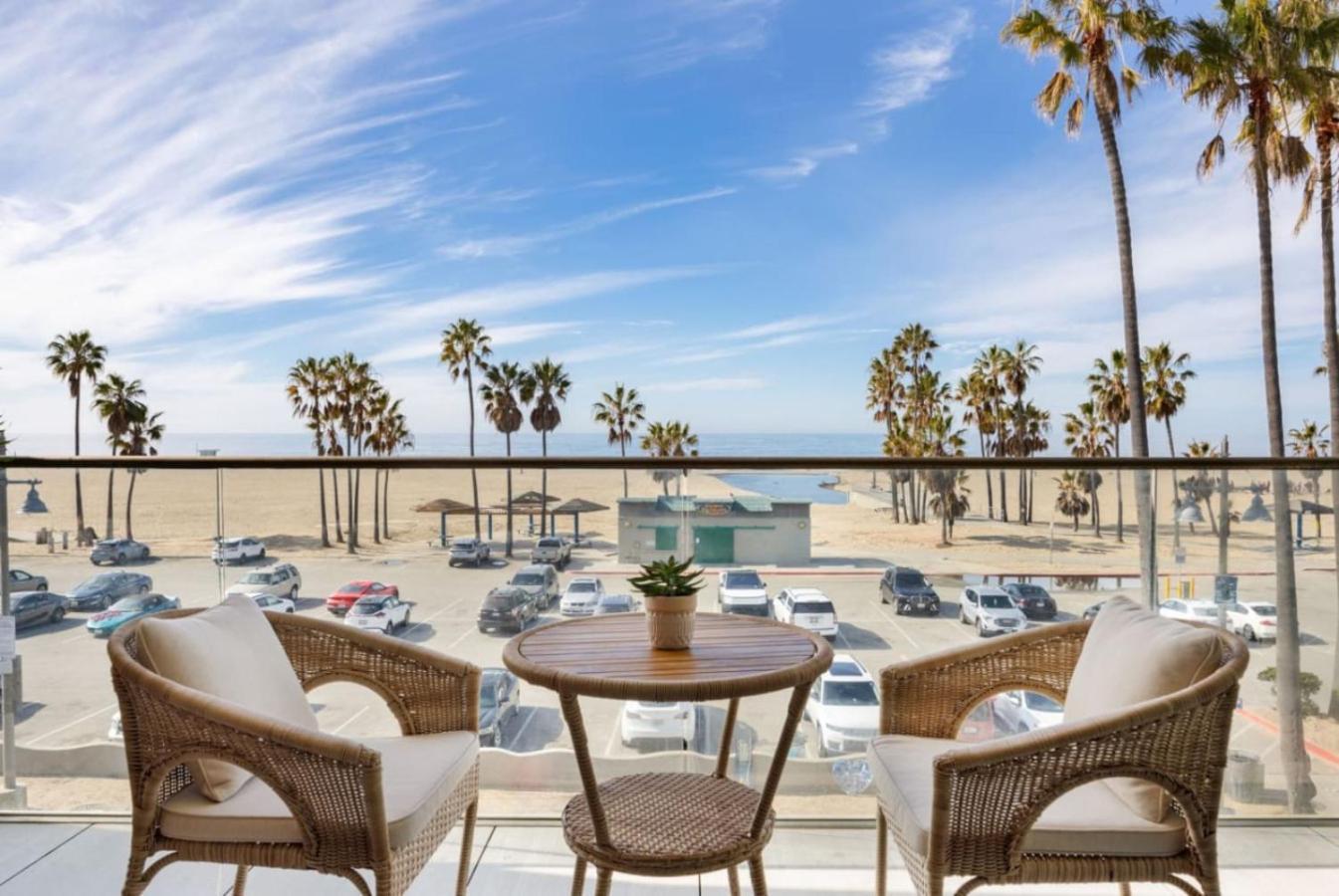 Vakantiehuis The Santa Monica Sunset - 5k Sq Ft Beachfront Luxury